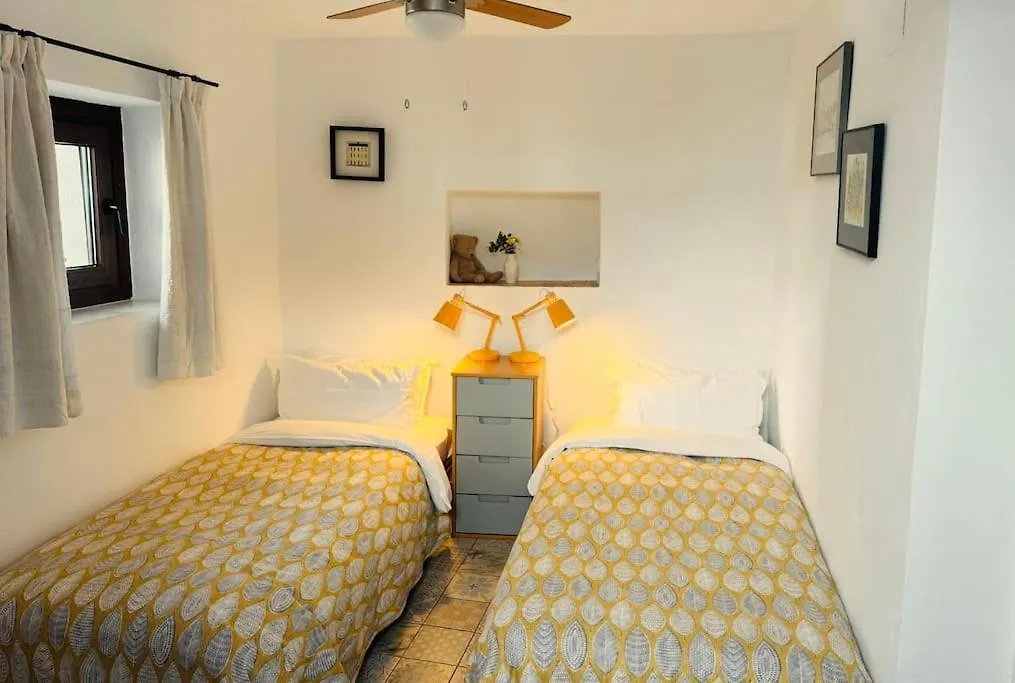 Almond Hill House Villa Orgiva 0*,